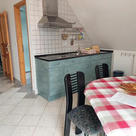 Feher Haz Gyenesdias