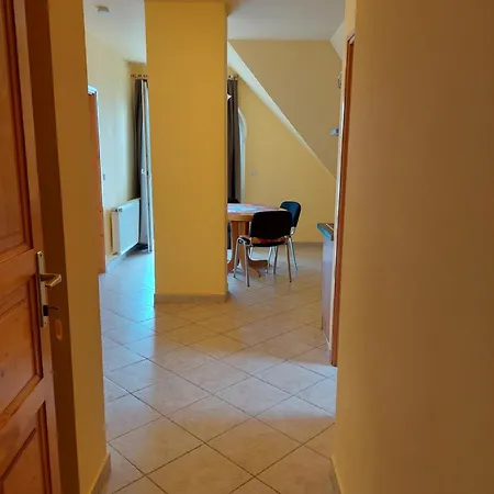 Fehér Ház Apartman *