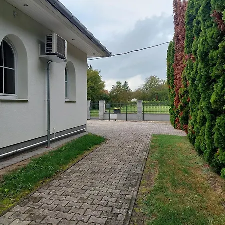 Fehér Ház * Gyenesdiás